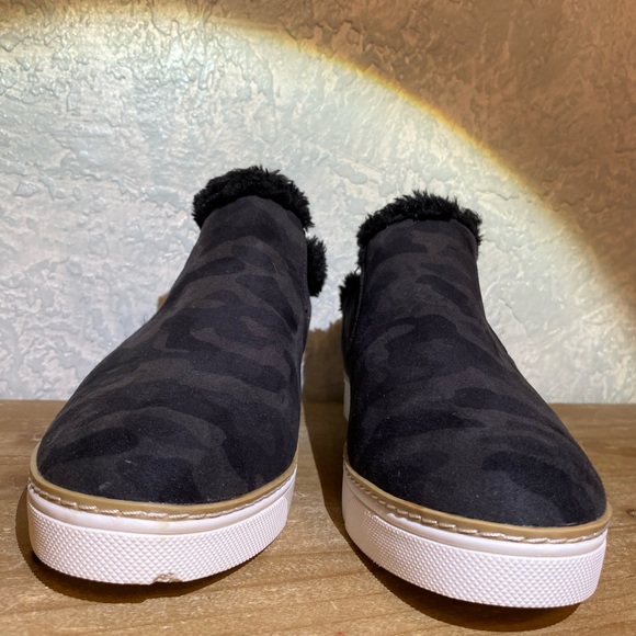 Dr. Scholls IF ONLY MULE sz9 faux black suede& faux fur lining with white soles - Picture 8 of 9